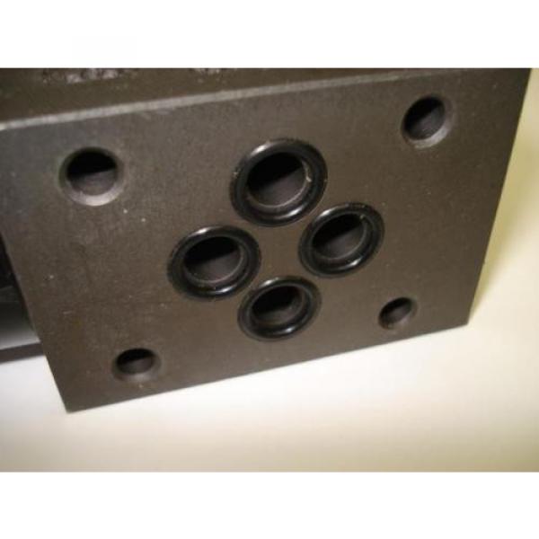 Nachi SA-G01-A3X-D2-E30 Hydraulic Solenoid Directional Control Valve USNP #4 image